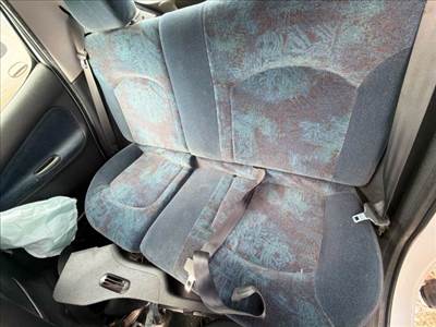 Peugeot 206 Hátsó Fejtámla *155004*