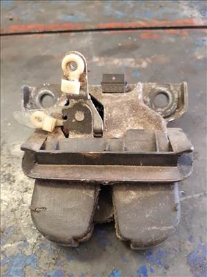 Audi A6 C5 Csomagtérajtó Zár