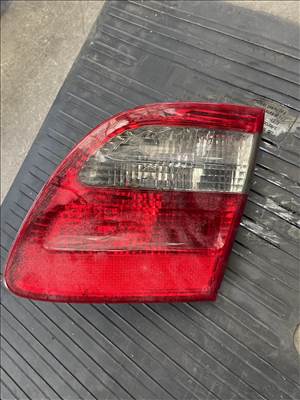 Mercedes E-osztály W211 Hátsó belső lampa