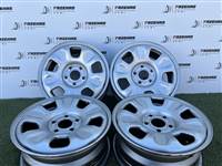 5x114.3 16" Dacia Duster gyári lemezfelni 6,5Jx16h2 ET50