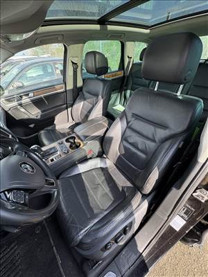 Volkswagen Touareg II V8 TDI bőrbelső, ülésszett 