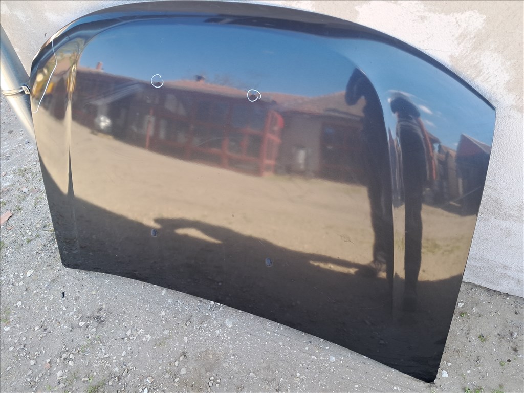 Dacia Duster I motorháztető  4. kép