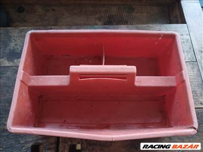 Nyitott szerszámos láda, barkácsláda