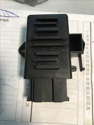 Skoda Superb II 3T ülésfűtés vezérlő (relé) 1Z0959772C