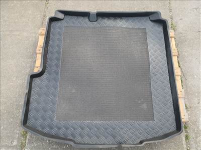 Volkswagen Jetta új csomagtér tálca