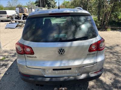 Volkswagen Tiguan I Hátsó lökhárító LA7W