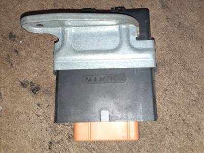 Toyota Carina E Relé *131377* 8598005020