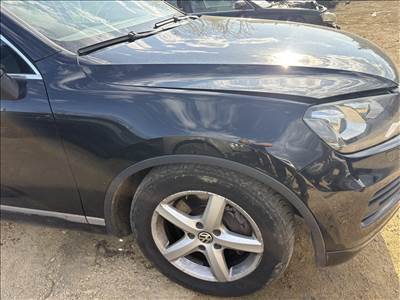 Volkswagen Touareg II Jobb első sárvédő 