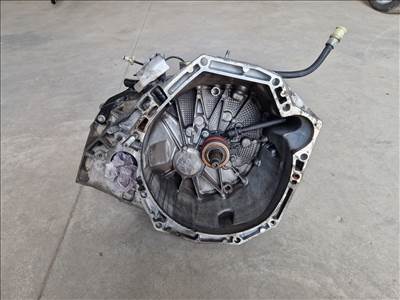 DACIA DUSTER 1.5 dci 2WD váltó  tl4075