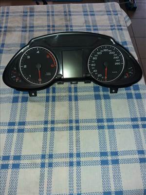 Audi Q5 km óra  8r0920931b