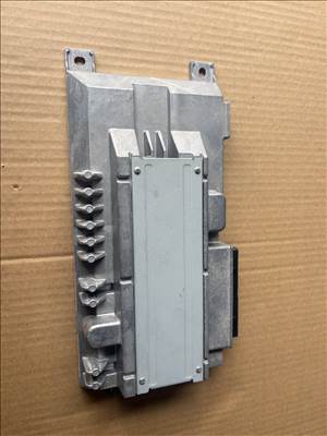 Audi A4 (B9 - 8W) erősítő  8w0035465