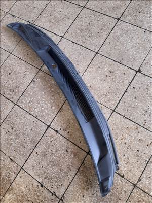 Suzuki Liana Levélrács