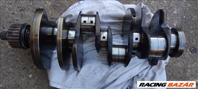 Audi A8 (D2 - 4D) Főtengely