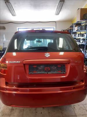 Suzuki SX4 Csomagtér Ajtó