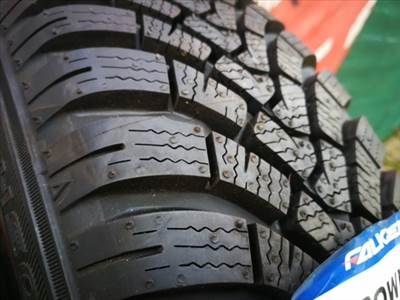 165/60 R15 Falken Eurowinter HS01          téli gumi