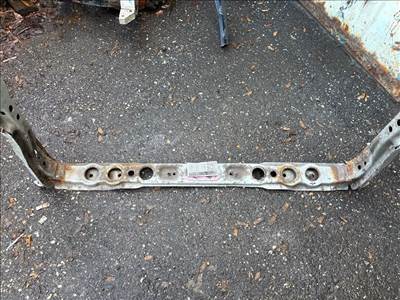 TOYOTA AURIS (NRE15_, ZZE15_, ADE15_, ZRE15_, NDE15_) Homlokfal Alsó Tartó