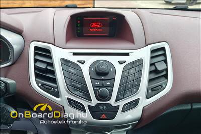 Ford Fiesta MK7 gyári rádió fejegység javítás