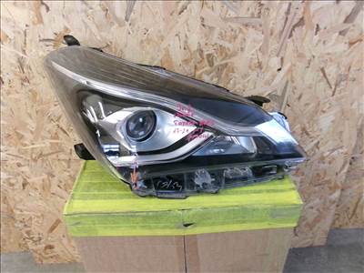 TOYOTA YARIS jobb első fényszóró 2017-2021