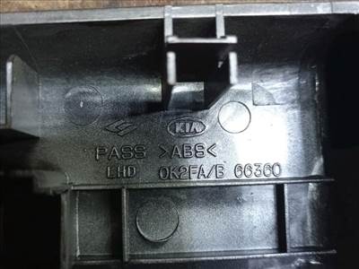 Kia Carens (FC) Jobb első Ajtó Kárpit Könyöklő *122883* ok2fa-b66360