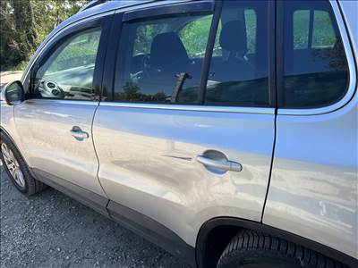 Volkswagen Tiguan I Bal hátsó ajtó LA7W 