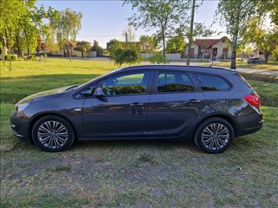 OPEL ASTRA J Sports Tourer 1.7 CDTI Cosmo FACELIFT/DIGIT KLÍMA/TEMPOMAT/ÜLÉSFŰTÉS/KORMÁNYFŰTÉS/RADAR
