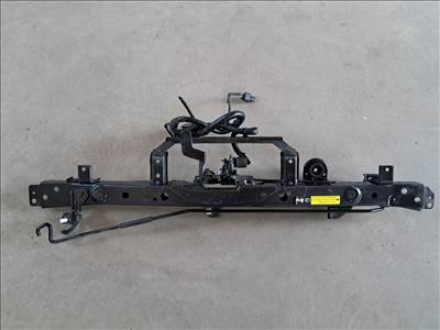 Nissan Juke I zárhíd 