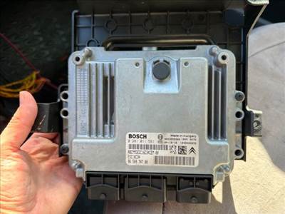 Citroën C5 II Motorvezérlő *155330* psa9hz10jb100010856 bosch-0281011561