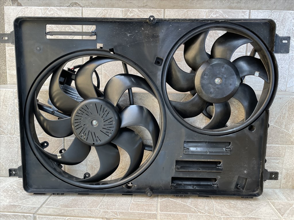 hűtőventilátor  30668629 3. kép