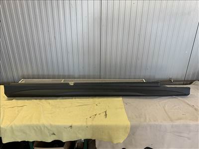 Mercedes GLC jobb küszöb borítás AMG a2546984800