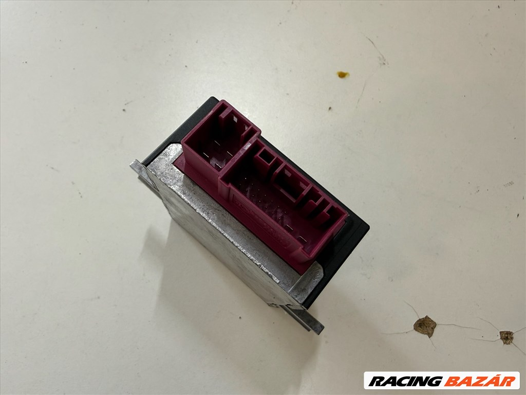 BMW E60 E61 E63 E64 E70 E71 E81 E82 E84 E87 E88 E89 E90 E91 E92 E93 üzemanyag pumpa modul EKPM2 16147180426 2. kép