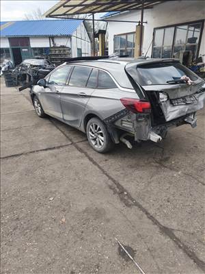 Opel Astra K 1.4 Váltó - cseredarab szükséges