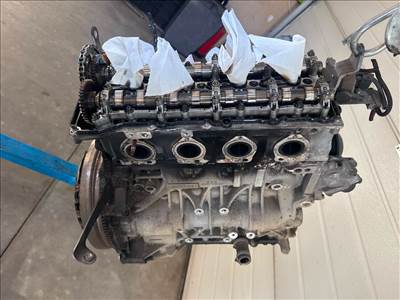 BMW E90 E91 E92 E93 E60 E61 E83 N47D20A 177le fűzött blokk  