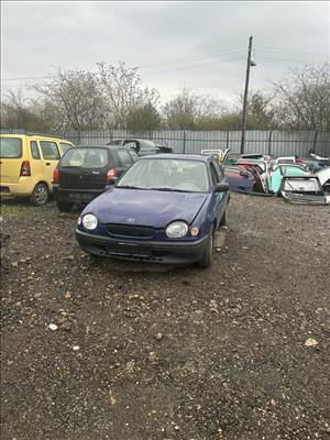 Toyota Corolla (E110) bontott alkatrészei