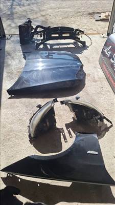 BMW E90, E91 Jobb első sárvédő fekete 