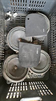Audi A4 (B6/B7) Bose hangszóró ajtóba 