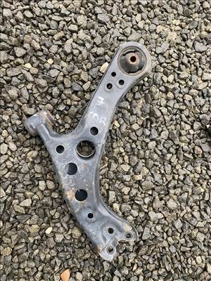 Toyota Corolla (E210) első lengőkar