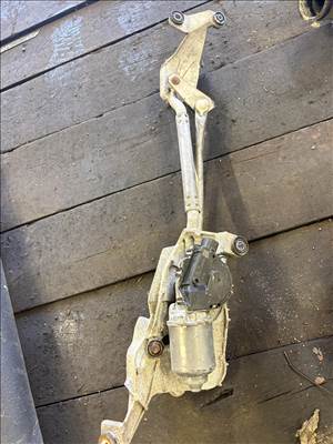 Mitsubishi Outlander II 2.2 DI-D 4WD ablaktörlő szerkezet motorral 