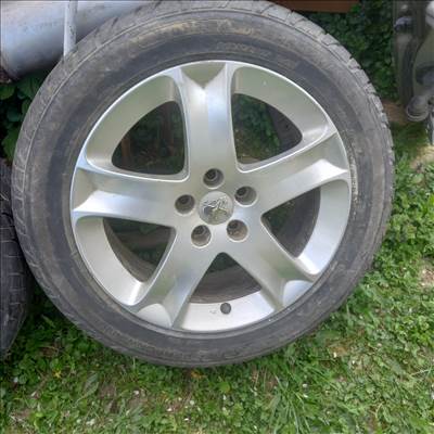 5x108 lyukosztású 17" újszerű (gyári felni) alufelni, rajta 215/55 kopott téli gumi 