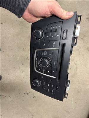 Mazda 5 gyári fejegység eladó (CD/rádió)