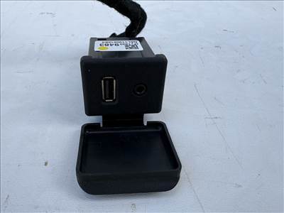 opel corsa e 2014- 2014-2019 usb csatlakozó   13339483