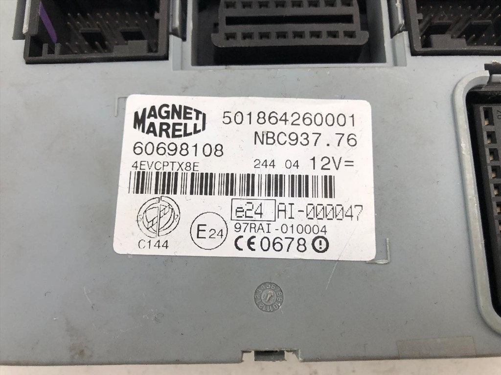  60698108 2. kép