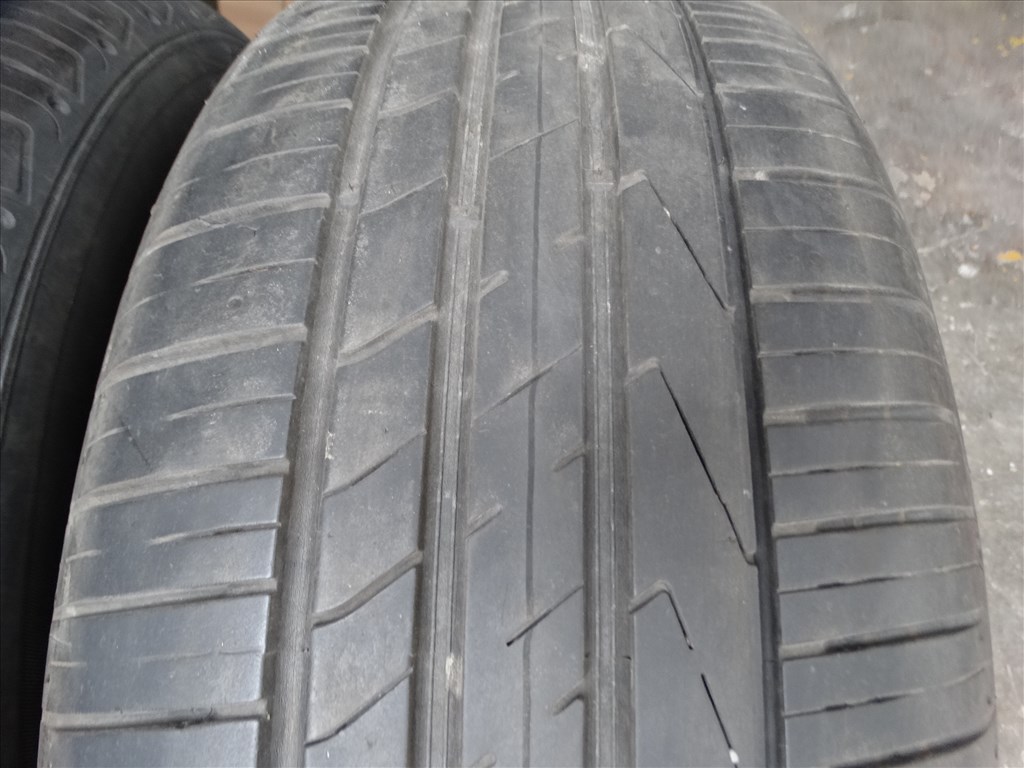  235/6018" használt Hankook nyári gumi  2. kép