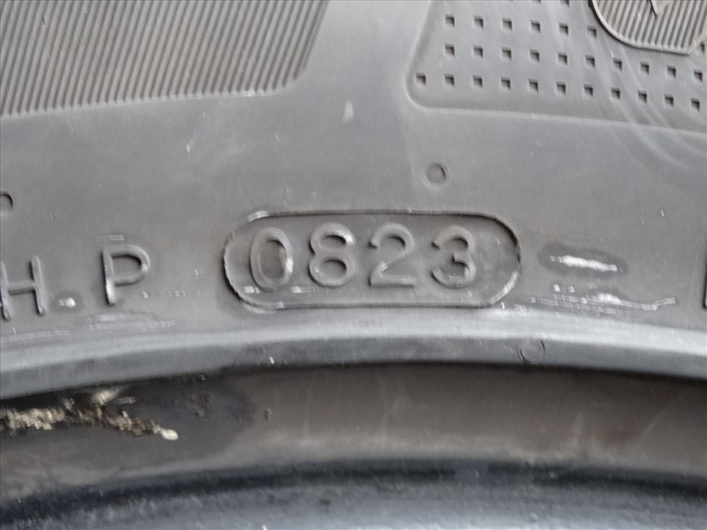  235/6018" használt Hankook nyári gumi  7. kép