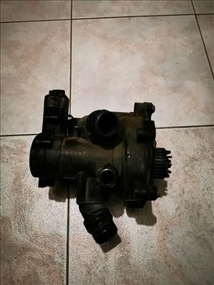 Audi A4 (B8 - 8K), Volkswagen Passat B8 Termosztát és vízpumpa 06l121111g