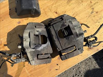 Audi A6 (C5 - 4B) első féknyereg 