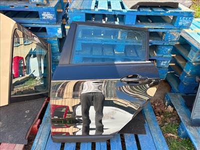  PEUGEOT 2008 Bal hátsó Ajtó (Részeivel)