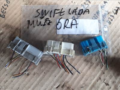 Suzuki Swift III 1998 műszerfal óra csatlakozó