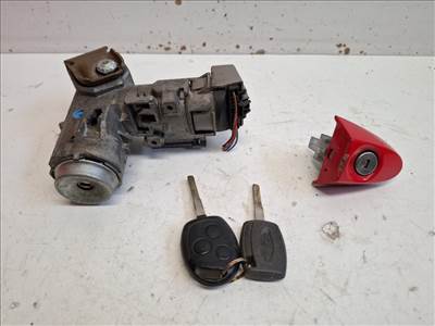 Ford Fiesta  zárgarnitúra motorvezérlő nélkül 8V513F880CD