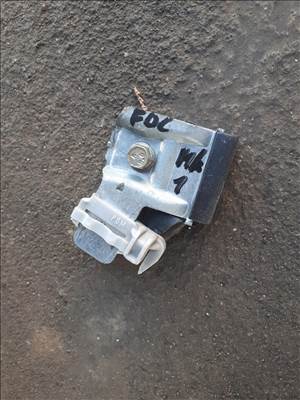 Ford Focus Mk1 jobb első ablakemelő üveg pánt