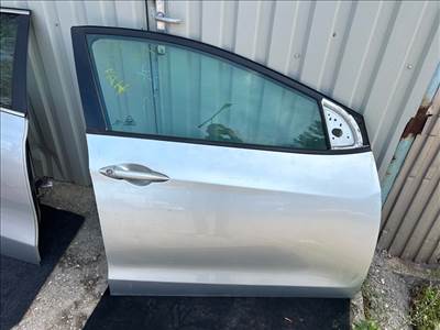 HYUNDAI i30 (GD) Jobb első Ajtó (Részeivel)